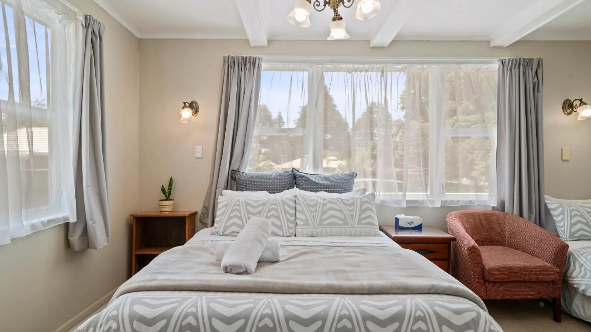 Villa Pool House- Springfield Rotorua