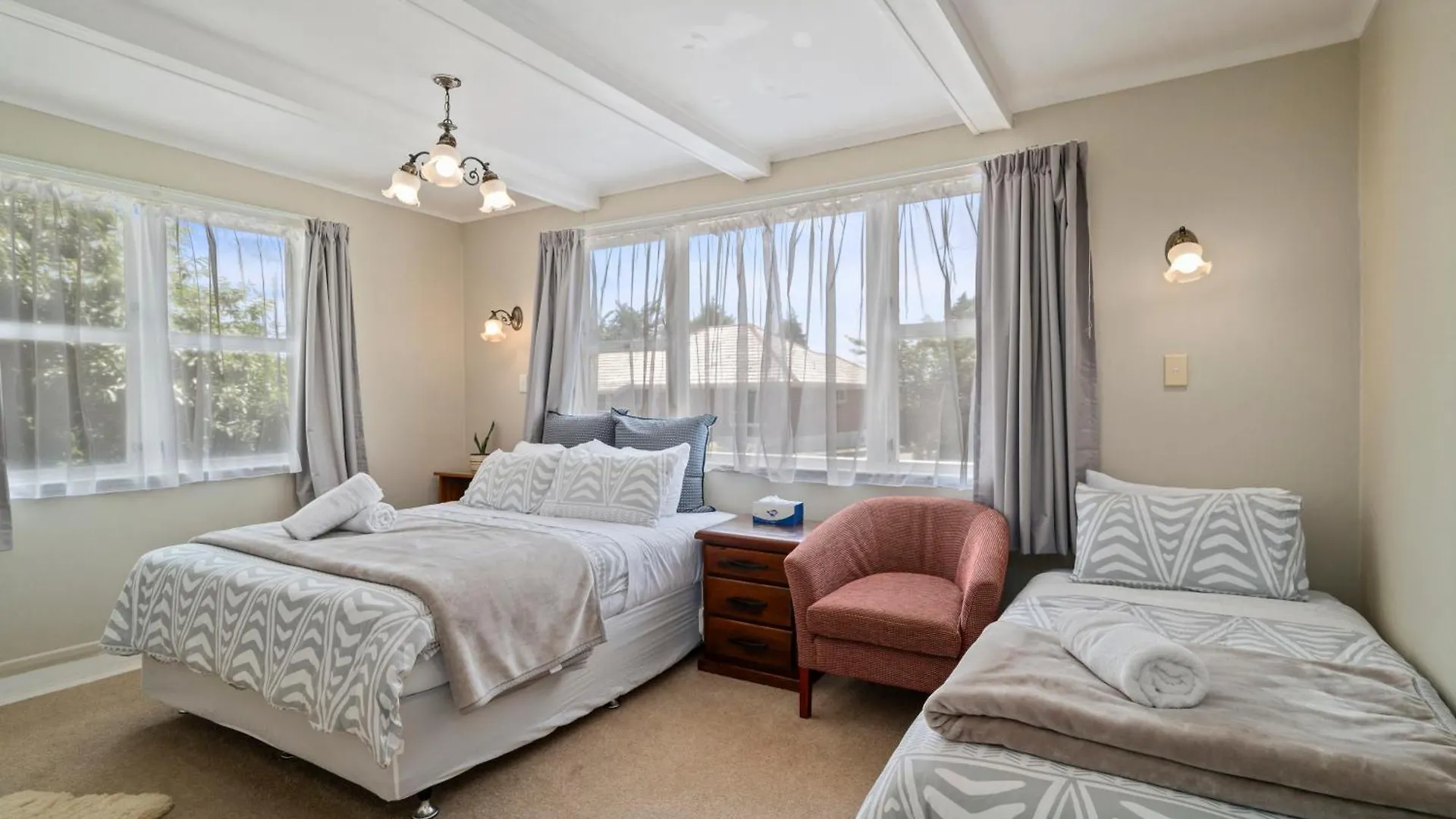 Villa Pool House- Springfield Rotorua